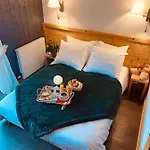 Hotel Les Reflets Du