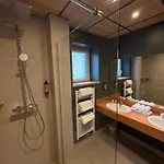 ホテル Les Reflets Du ジェラールメ