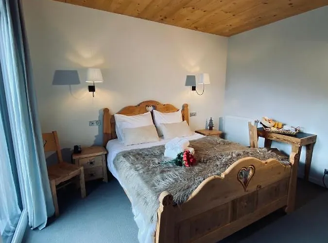 ホテル Les Reflets Du ジェラールメ