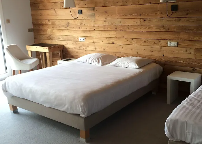 ホテル Les Reflets Du ジェラールメ